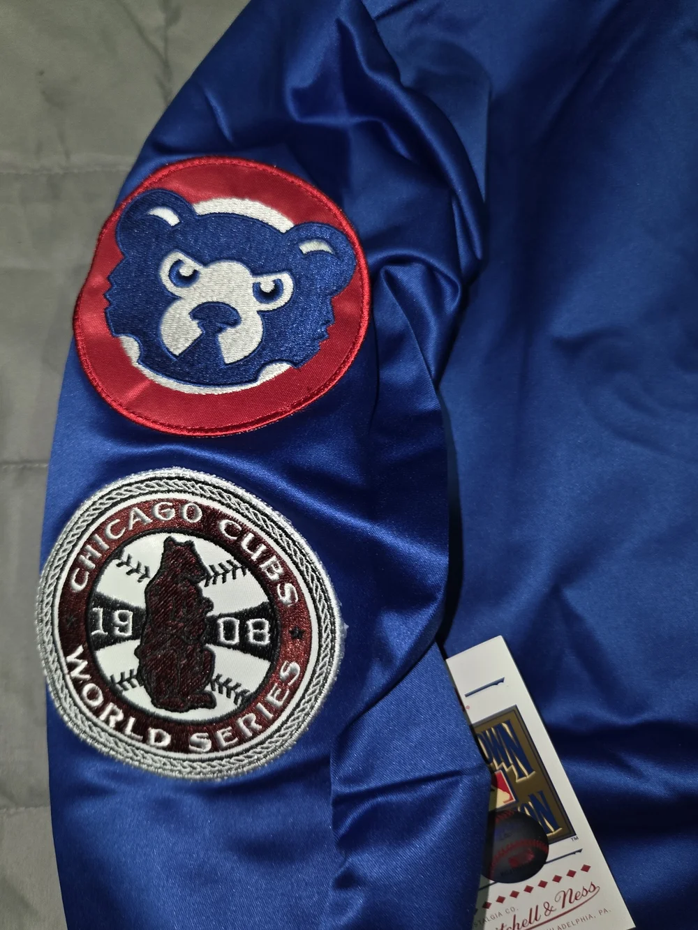 Chicago Cubs Lightweight Satin Vintage Logo Full-Zip Bomber Jacket Size XL